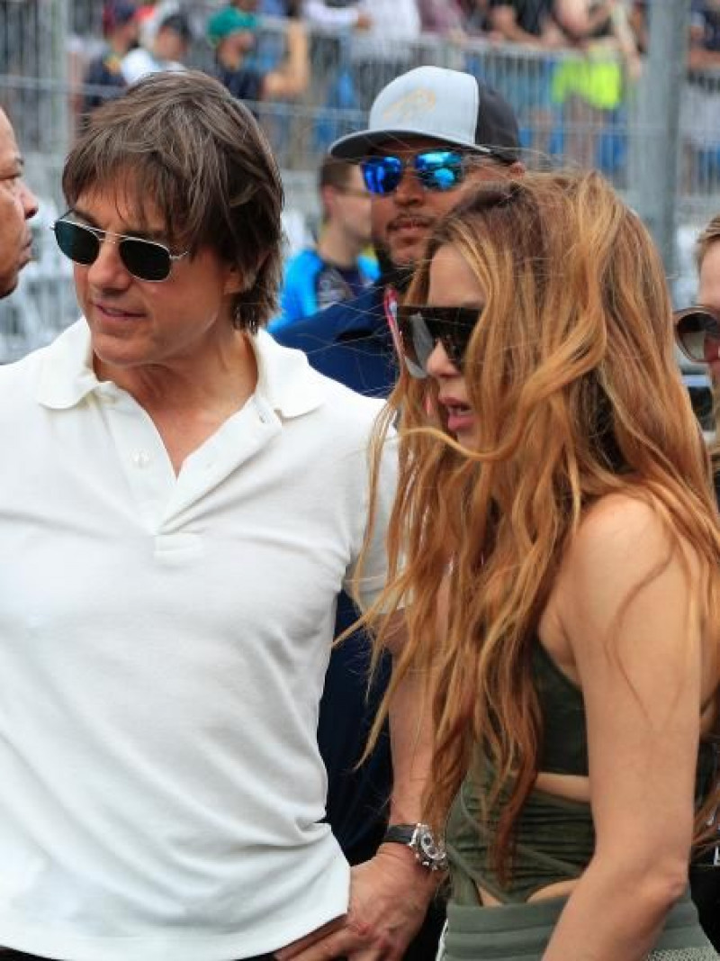 Tom Cruise's Girlfriend Shakira 