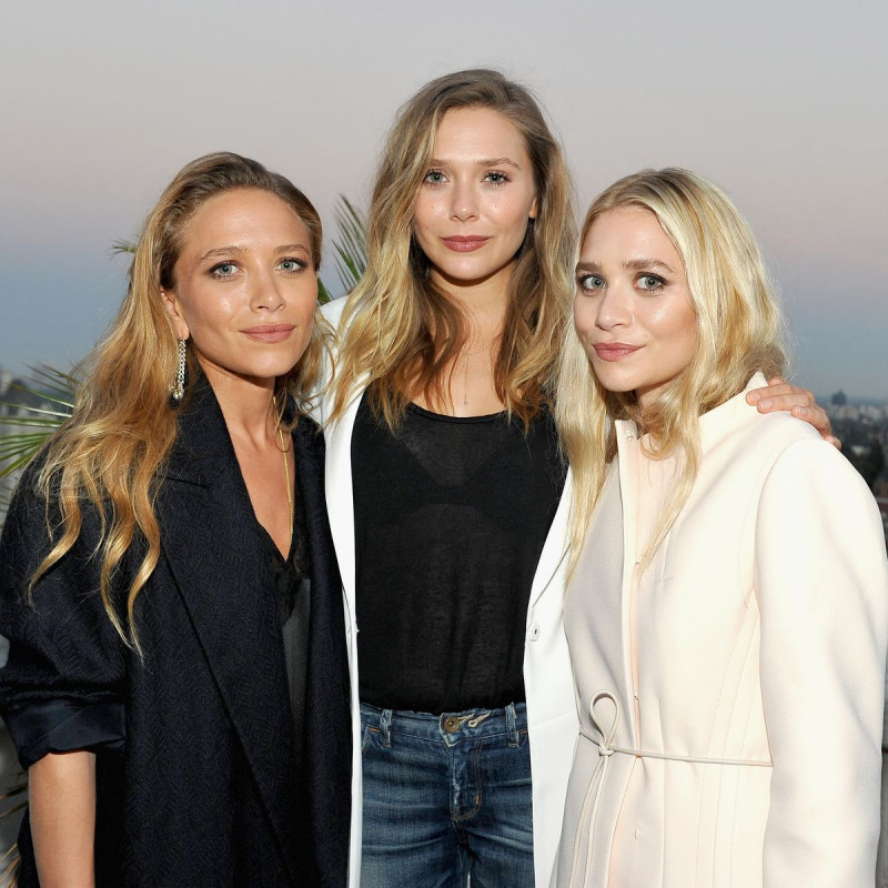 Courtney Taylor Olsen's Sister Elizabeth Olsen and their twin sisters Mary-Kate, and Ashley Olsen