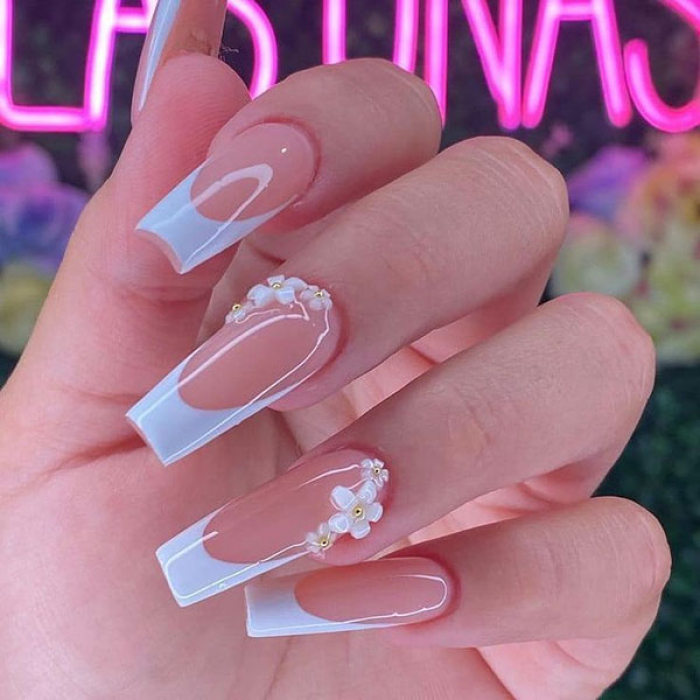 Amazon.com: Kamize Press on Nails French Tips Coffin Fake Nails Medium  Length V Shiny False Nails for Women and Girls24PCS : Beauty & Personal Care