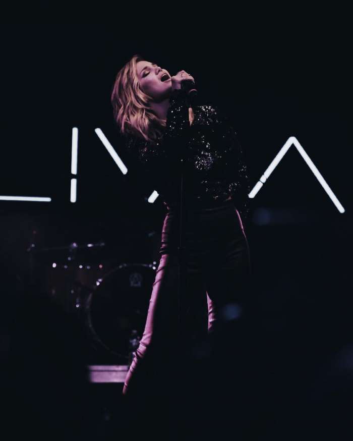 Olivia Holt' singing