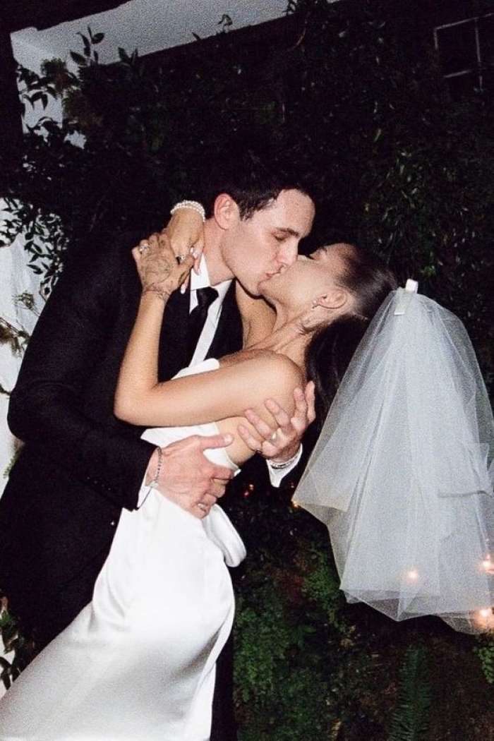 Ariana Grande Had Secret Wedding with Dalton Gomez!