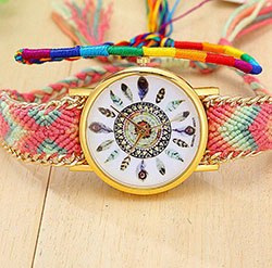 Hermoso reloj tejido  $20.000 COP 
#relojesmujer #plumas #tejido #accesorios #li...: 