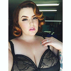 #plussizemodel #makeup #hairstyle #beautywithplus #loveyourself...: 