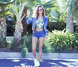 Denim shorts paired with a floral crop topCrop top: Cool Fashion  