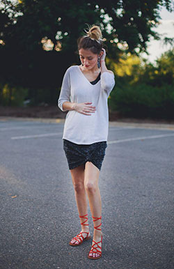 Pregnancy Outfits Ideas : Life style, fashion, and beauty blogger / vlogger Jessica Linn  from Linn Style ...: 
