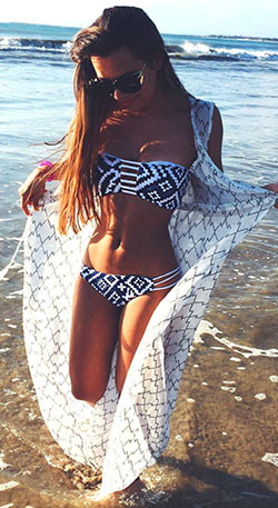 Bikini vibe, Neck Bikini, Strapless dress: Beach Vacation Outfits,  Strapless dress,  Hot Bikini Pics  
