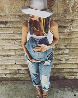 Pregnancy Outfits Ideas : Maternity Style: Melissa Magdziak Ogletree Melody Ogletree via Instagram Materni...: 