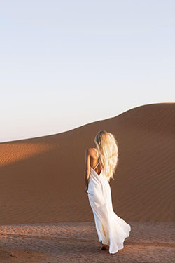 Best Honeymoon Outfits Ideas : Sand, white, maxi dress...... all it's missing is a glass of wine: 