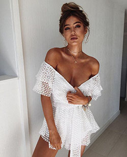 Cute Honeymoon Outfits Ideas: Sabah Crochet Playsuit | #saboskirt: 