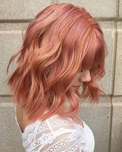 Blorange hair of medium length with waves: 