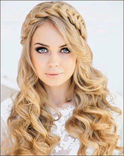 Braided Crown Hair Hippie Hairstyle: 