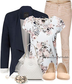 We see cream colored chinos, floral T-shirt blouse, blush flat pumps, white handbag and wrap suede navy blazer:: 