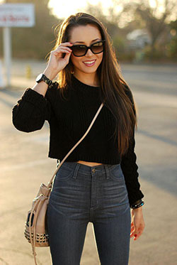 For a really easy street style look that’s perfect for early fall, a cropped sweater worn with your favorite pair of jeans...: Street Style,  Cropped Sweater  