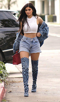 Kylie Jenner Outfits : Meow: Kylie Jenner made a simple shopping trip into a something a little wilder ...: 