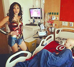 Gal Gadot Visits Children's Hospital Dressed As Wonder Woman: 