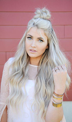 Half Up Top Knot With Waves (Long Hair): Long hair,  Hair Color Ideas,  Hairstyle Ideas,  Top knot,  Hairstyle For Teens  