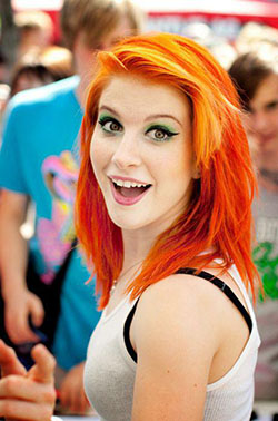 Hayley's hair colour in this is to dye for!: 