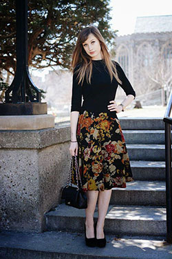 Pair a floral skirt with any plain shirt and you are good to go to a house party.: Floral Midi,  Twirl Skirt,  Flowy skirt,  Floral Outfits,  Swing skirt  