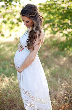 Long-back White Dress with Lace on the Edge: 