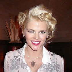 See Anna Nicole Smith's Daughter Now — She's 11 Years Old And All Grown Up: 
