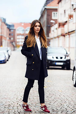 Style a Navy Blue Coat: Wool Coat,  Duffel coat,  Winter Coat  