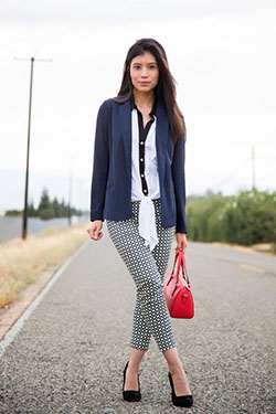 White button down blouse with black lining to wear to the office: 