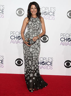 ‘Girlfriends Guide to Divorce’ star Lisa Edelstein was gorgeous in this black and white, floral print, beaded gown.: Evening gown  