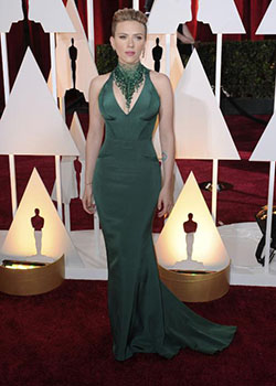 Scarlett Johansson in Versace: 