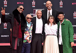 Snoop Dogg Gives Gangster Speech At Quincy Jones’ Hand & Footprint Ceremony: 