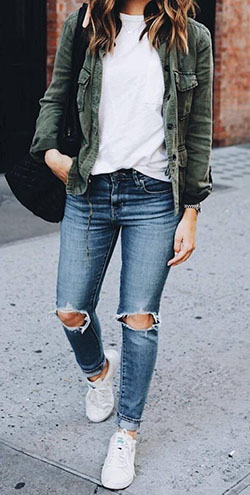 45 Inspiring Fall Outfits for the Best Look Jeans Outfit Ideas - Denim Outfits 2019: Jeans Outfit,  Blue Jeans,  Jeans Outfit Ideas,  Denim Outfits  