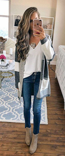 Womens style: Awesome 41 OutfitsColor Spring Style for Beautiful... Jeans Outfit Ideas - Denim Outfits 2019: blue jeans outfit,  Denim Outfits,  Blue Jeans  