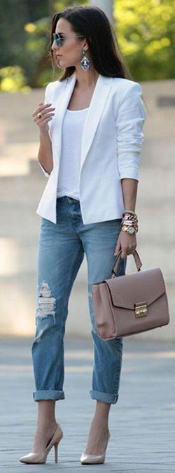 White Blazer pairing with Rugged Jeans - Jeans Outfit Ideas: Jeans Outfit,  Jeans Outfit Ideas,  blue jeans outfit,  Cropped Blazer,  Blazer  