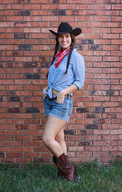 Cowgirl costume for women. Halloween costume Cowgirl Outfit: party outfits,  Cowgirl Costume,  cowgirl shorts,  Country Outfits  