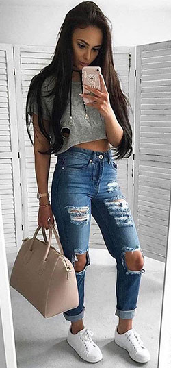 Outfits For Black Girls | Simple Black Top With Ripped Jeans on Stylevore