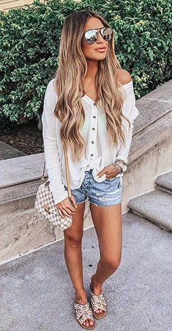 Spring Outfit Slim-fit pants, Ripped jeans: Casual Outfits,  shirts,  Scoop neck  