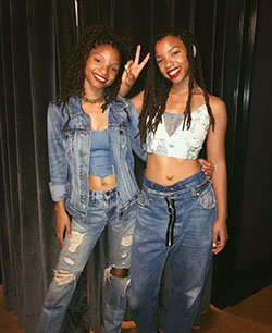 : Halle Bailey,  Chloe Bailey,  chloe halle  