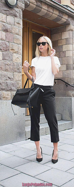 Black cropped pants. Casual outfits Capri pants, Casual wear: Girls Work Outfit,  black trousers  