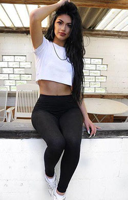 Curvy teen in Crop white top and black legging: Long hair,  Black Leggings,  Hot Girls,  White Top,  Sand Top  