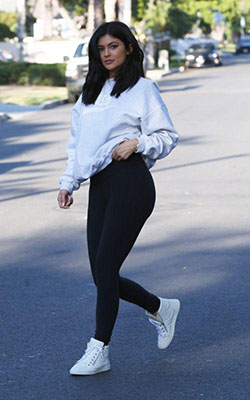 KYLIE JENNER OUTFITS. 19 sporty winter outfits you can totally rock: Kylie Jenner,  Kendall Jenner,  Kim Kardashian,  Kris Jenner  