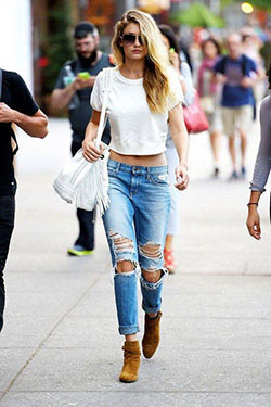 20 Trendy Boyfriend Jeans: Denim Outfits,  Ripped Jeans,  Kendall Jenner,  Gigi Hadid,  Bella Hadid,  Boyfriend Jeans  