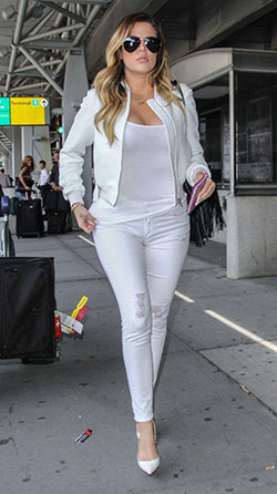6 Tips on How to Wear All White Outfits: High-Heeled Shoe,  Slim-Fit Pants  