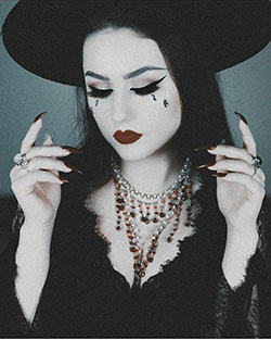 Gothic fashion, Goth subculture - cosmetics, beauty, clothing, lipstick: Make-Up Artist,  Gothic fashion,  Goth dress outfits,  Gothic Beauty  