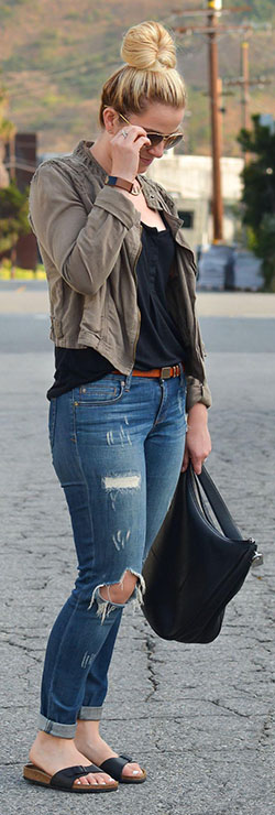 Birkenstocks + Jeans Outfit for Women: Denim Outfits,  Ripped Jeans,  Slim-Fit Pants,  Low-Rise Pants,  Birkenstock Madrid  