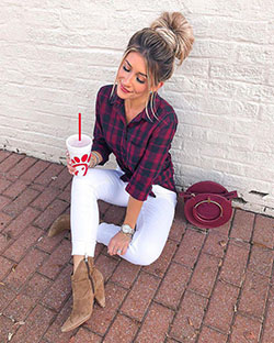 Bun hairstyle with Crop top, Informal wear: Outfits With Leggings,  Outfits With Bun Hairstyle  