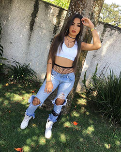 Twinset cropped Top. Quem te viu passar na prova e não te ajudou, quando ver você na benção vai s...: Denim Outfits,  Ripped Jeans  