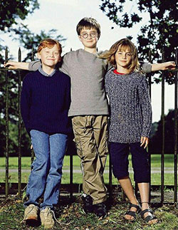 Harry Potter and the Order of the Phoenix. THEY ARE SOOOOOOOO ADORABLE!!!!!!! I CAN'T!!!!!!!!!!! OH MY GODDDD!!!!!! THE...: harry potter,  Emma Watson,  Hermione Granger,  Harry Porter,  Harry Botter,  Daniel Radcliffe,  Rupert Grint,  Tom Felton,  Ron Weasley  