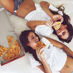 best friend goals, Matching outfit Pizza party, Gluten-free diet: Best Friends Matching Outfits,  Besties outfits  