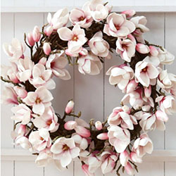 Flower wreath magnolia: Christmas Day,  Christmas decoration,  Flower Bouquet,  Floral design,  Artificial flower,  Beautiful Wreaths,  Magnolia liliiflora  