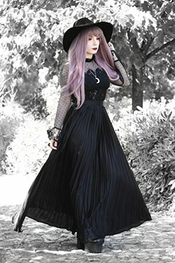 Lolita fashion, Goth subculture - fashion, clothing, lookbook,: fashion blogger,  Grunge fashion,  Gothic fashion,  Goth dress outfits  