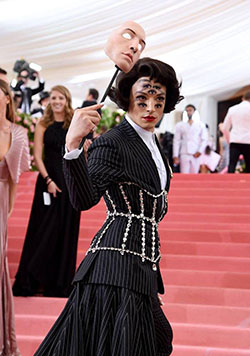 Ezra Miller Met Gala 2019: 